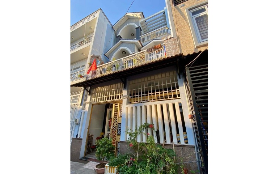 Bán Nhà Linh Đông Thủ Đức, 4 Tầng, 4PN, Chỉ Hơn 6 Tỷ, Xe Hơi Về Tới Nhà, Dọn Vào Ở Ngay